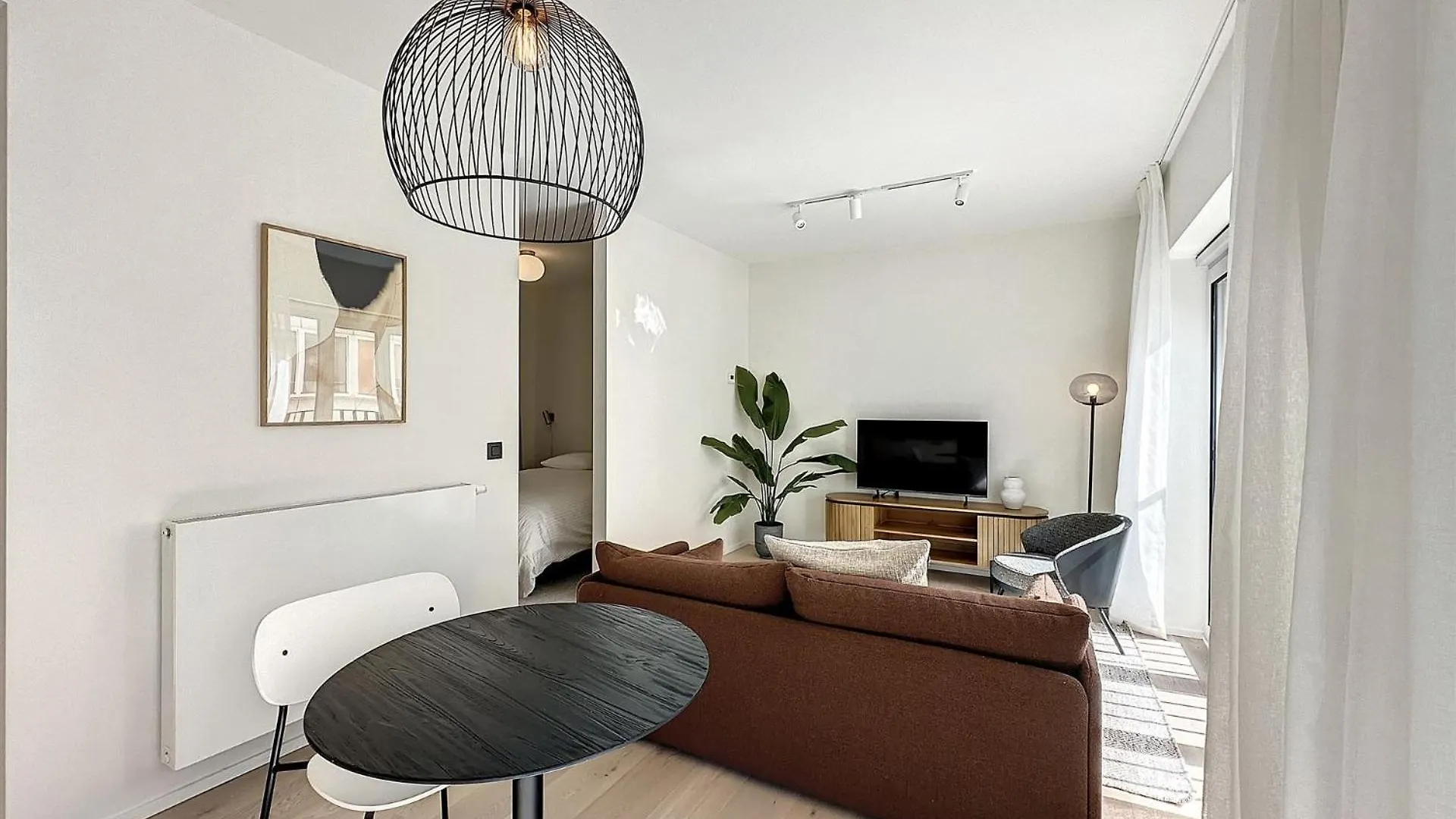 Night Suites Paradise Liege City 0*,  Belgie