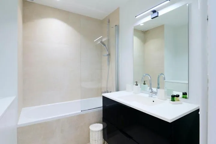 Night Suites Paradise Liege City Inn